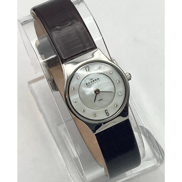 Skagen Denmark Womens Watch 24mm - New Battery - Adjustable Leather Band WR 3ATM - Picture 1 of 10